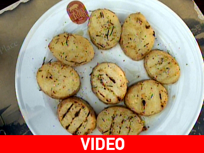 Πατατούλες με δενδρολίβανο στη σχάρα